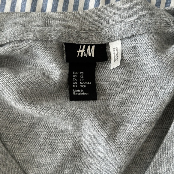 Light Grey H&M Cardigan - Picture 6 of 6